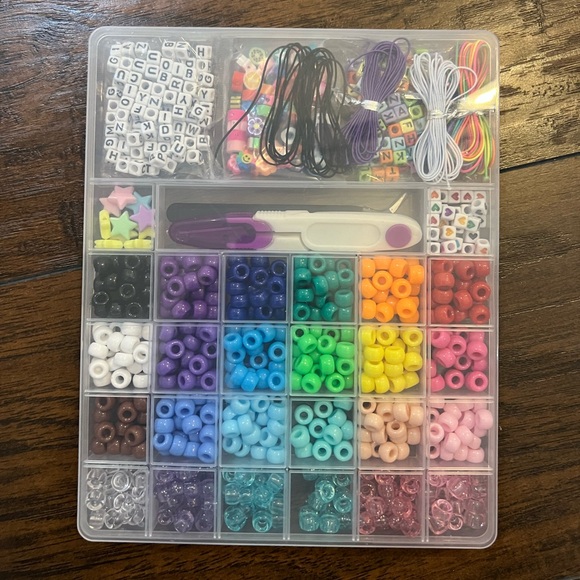 Bracelet making kit - Picture 3 of 3